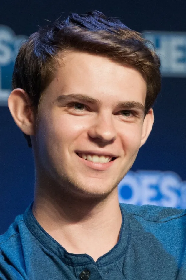 Robbie Kay fotoğrafı