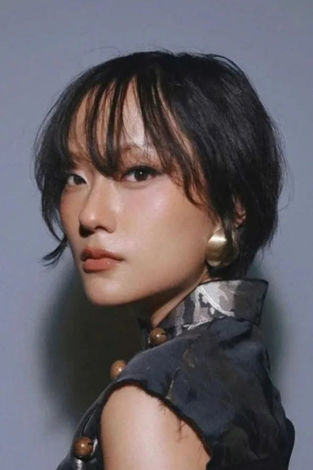 Imagen de portada para Hồ Thu Anh