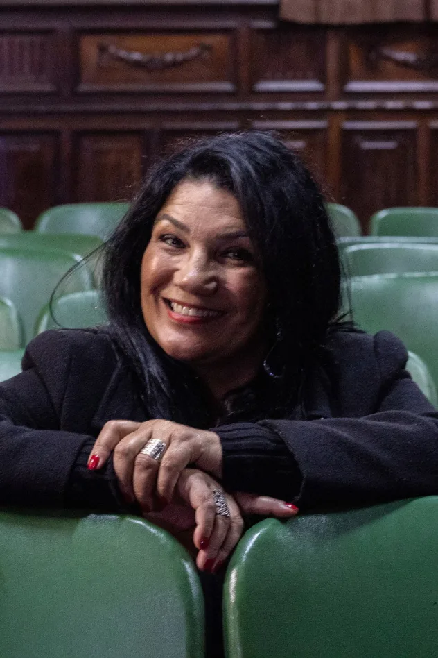 Viviane Velozo için kapak görseli