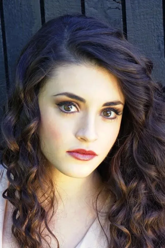 Обложка для Daniela Bobadilla