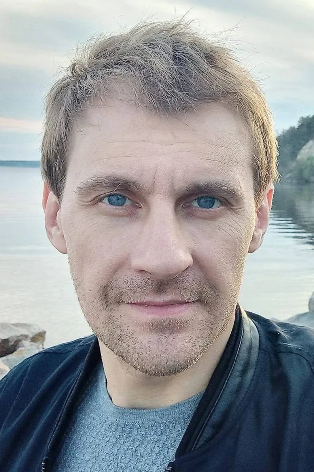 Dmytro Khomiak için kapak görseli