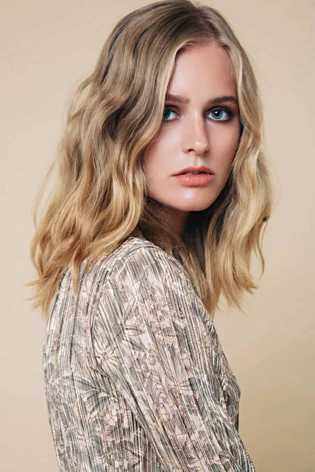 Cover image for Erika Bulataya