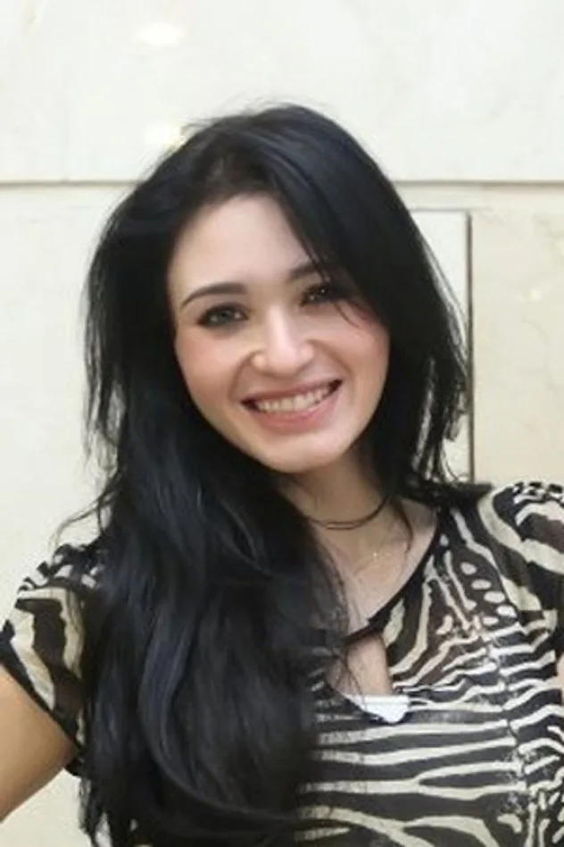 صورة الغلاف لـ Maeeva Amin