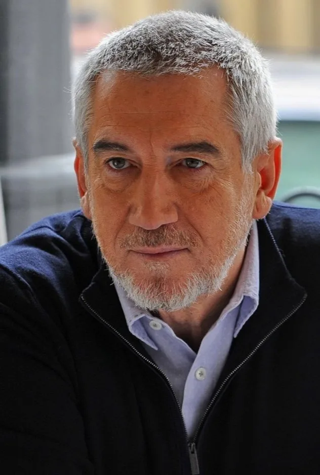 Cover image for Dan Chișu