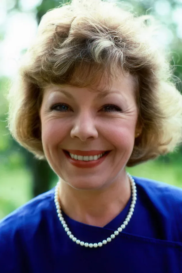 Cover image for Gwyneth Powell