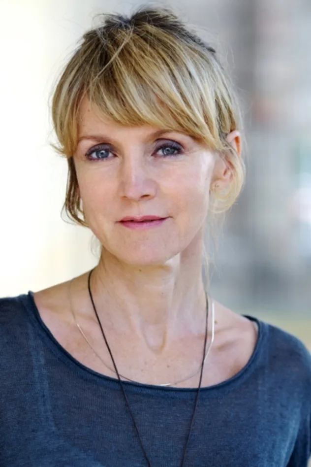 Esther Esche fotoğrafı