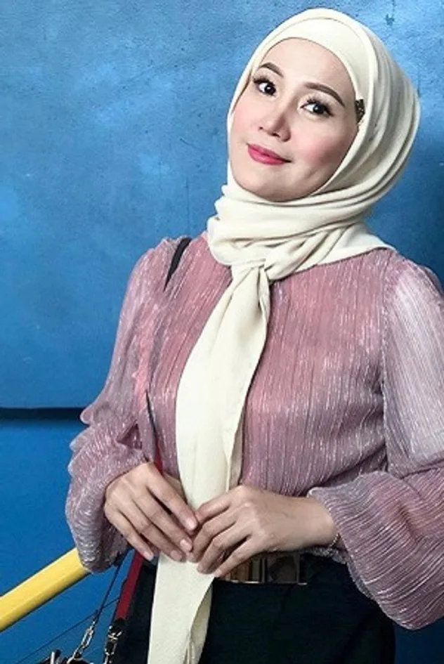 صورة الغلاف لـ Yana Samsudin
