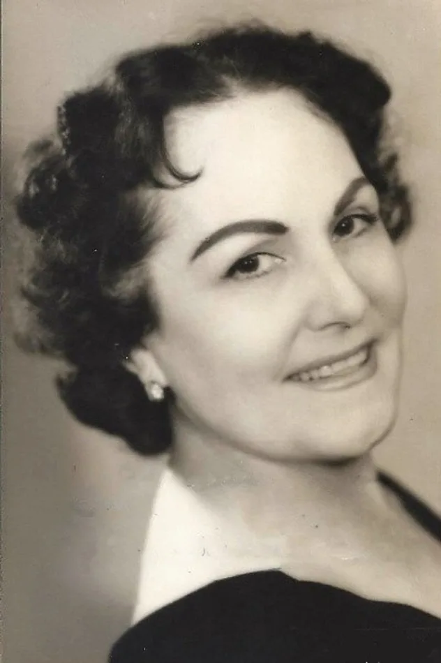 Amparo Martí için kapak görseli