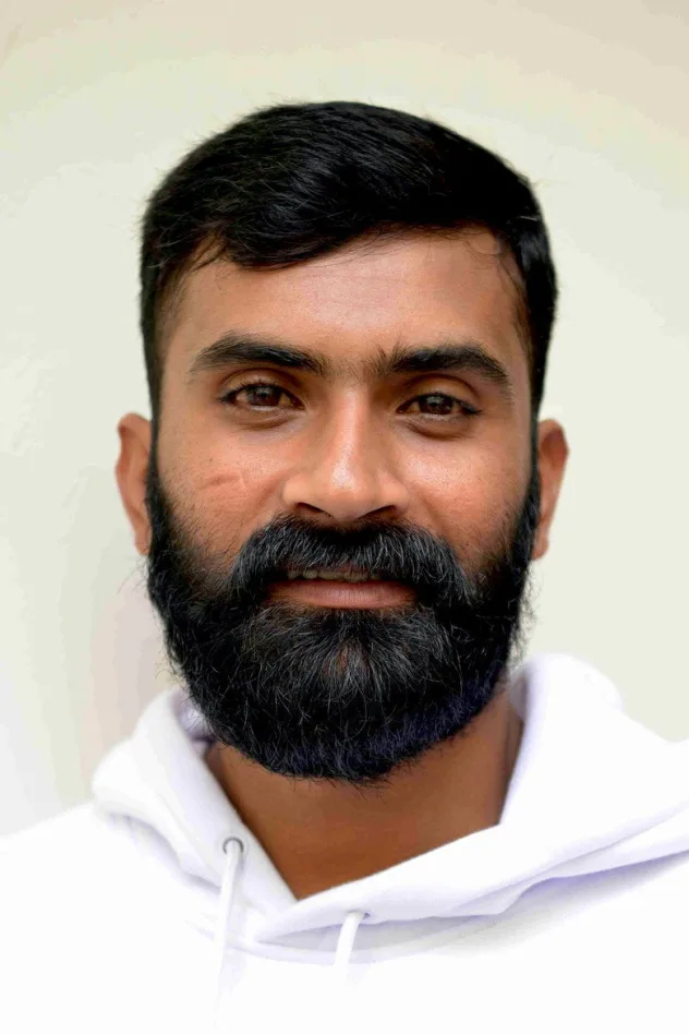 Yogesh için kapak görseli
