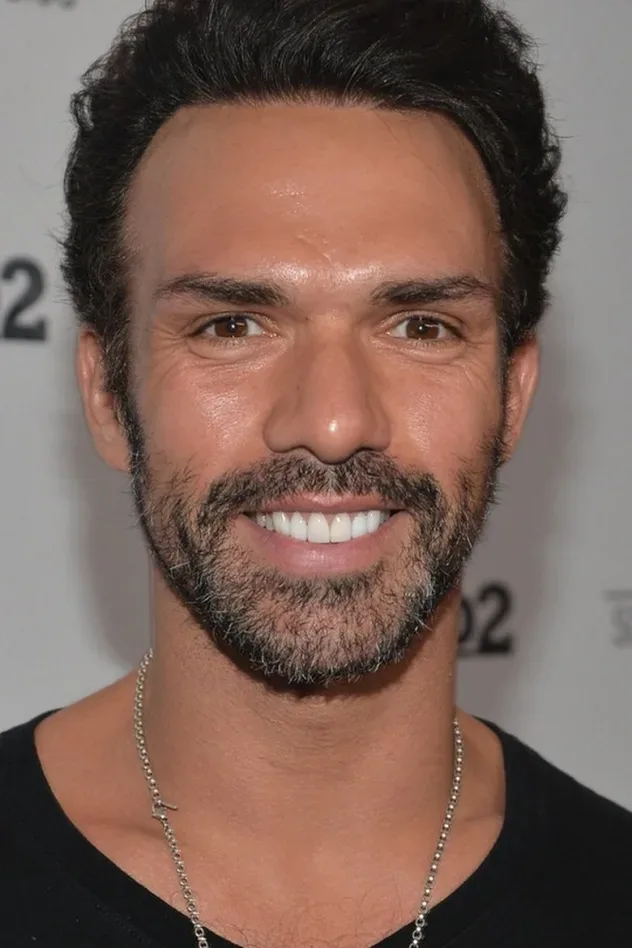 Imagen de portada para Darren Shahlavi