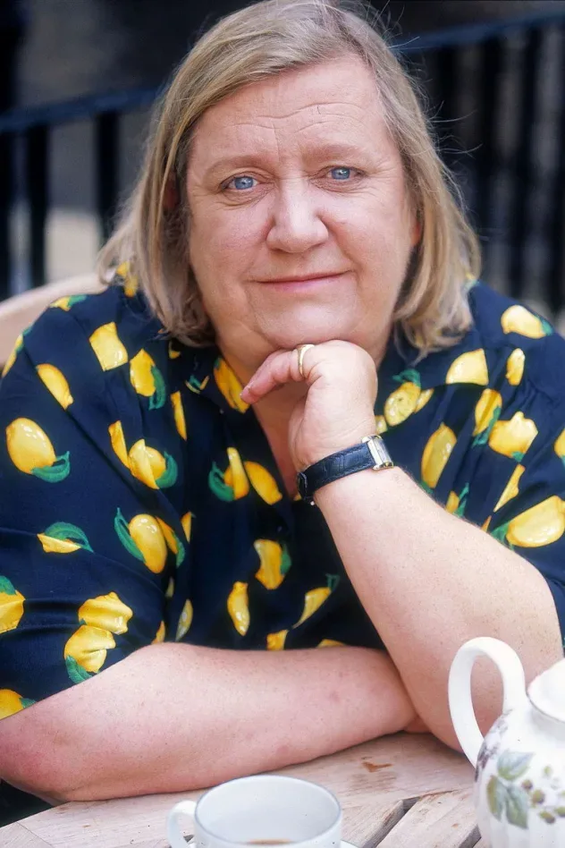 Обложка для Clarissa Dickson Wright
