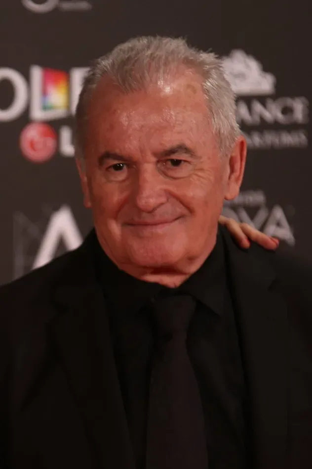 Обложка для Víctor Manuel