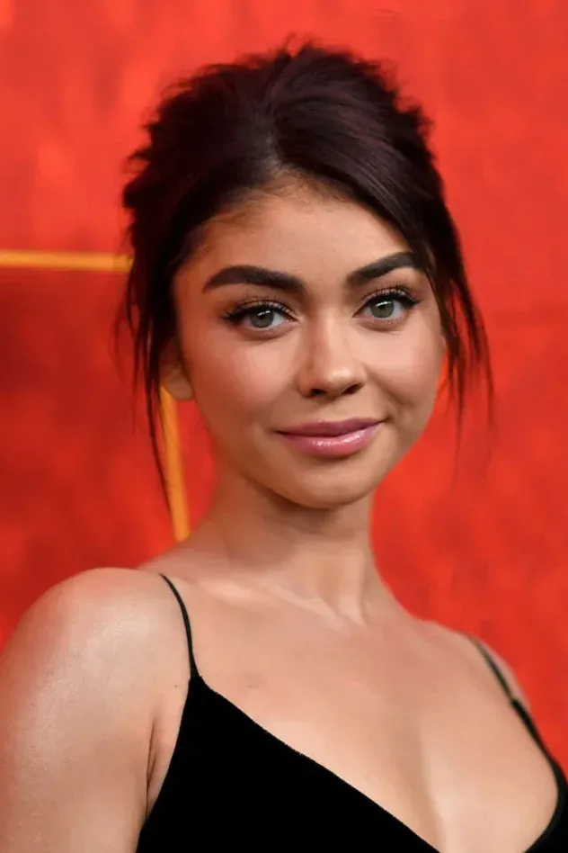 Cover image for Sarah Hyland
