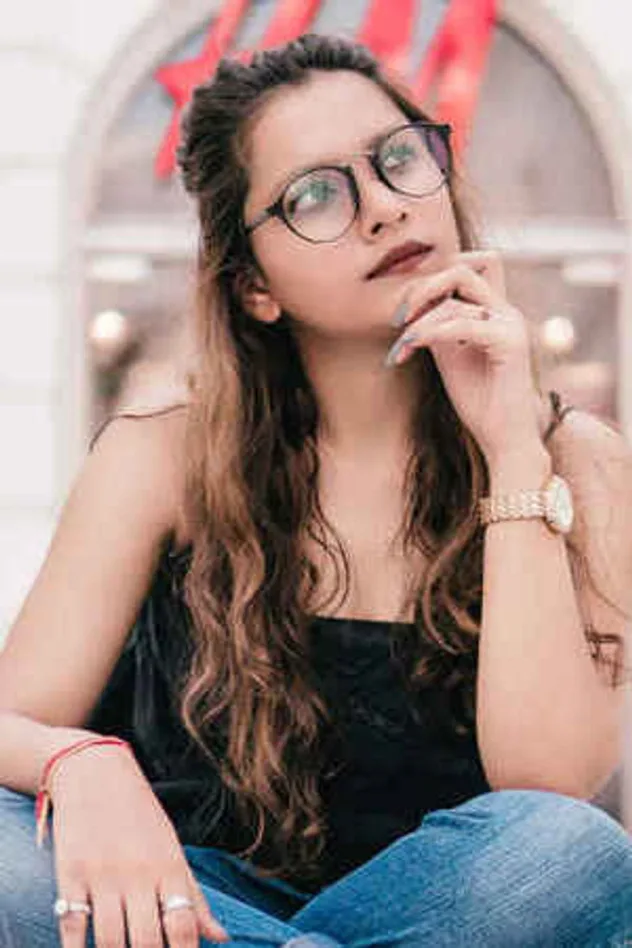 Srishti Vaid için kapak görseli