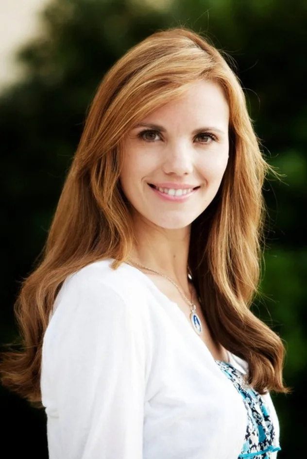Cover image for Leah Darrow