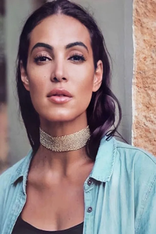 Cover image for Nora Cheichaa