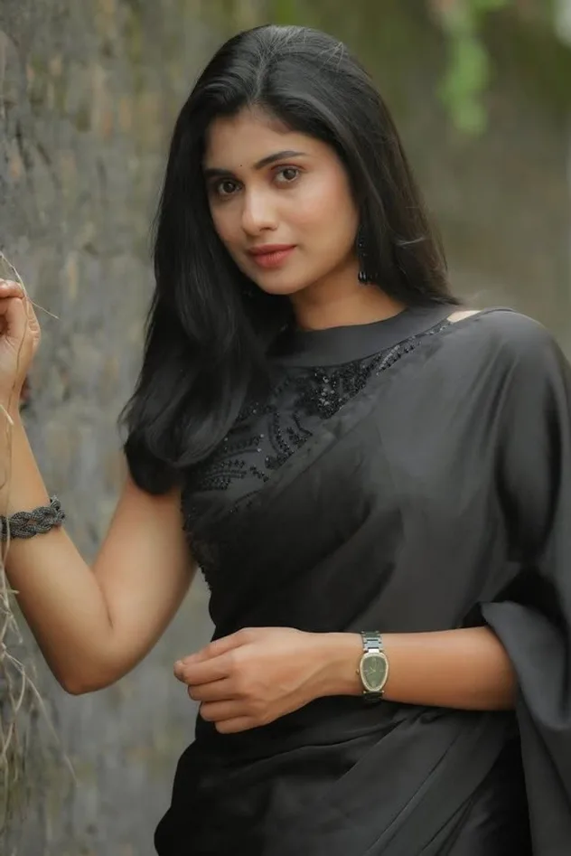 Ashwathy Agnihothri için kapak görseli