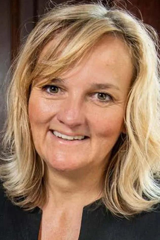 Imagen de portada para Bettina Buhl