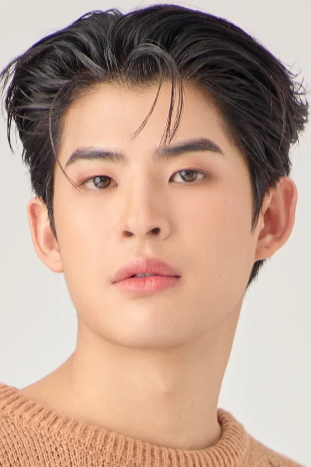 foto de ภาคิน คุณาอนุวิทย์