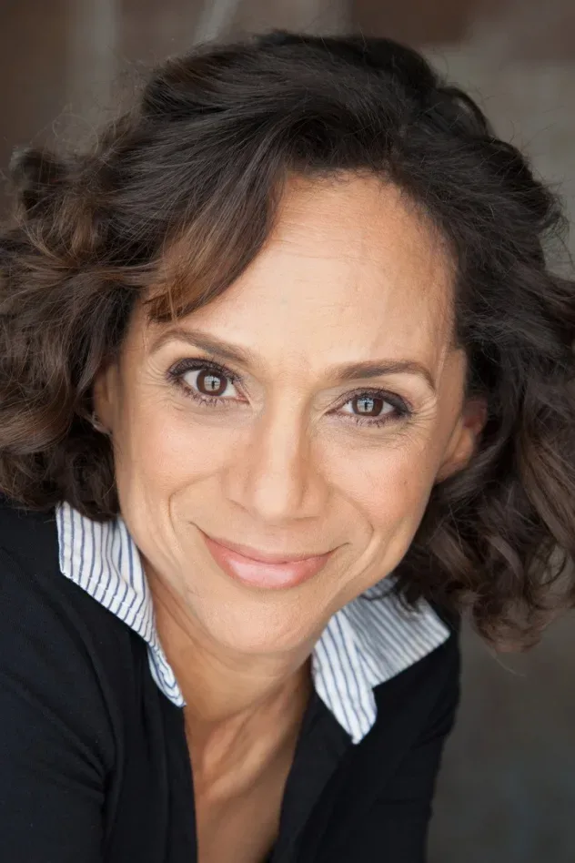 صورة الغلاف لـ Roxanne Beckford