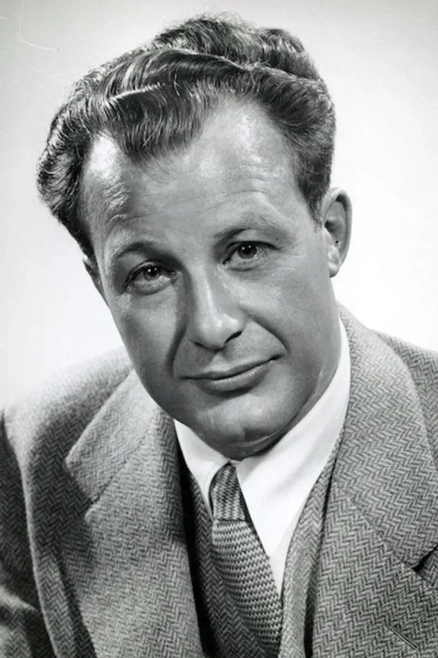 Imagen de portada para Clifton Fadiman