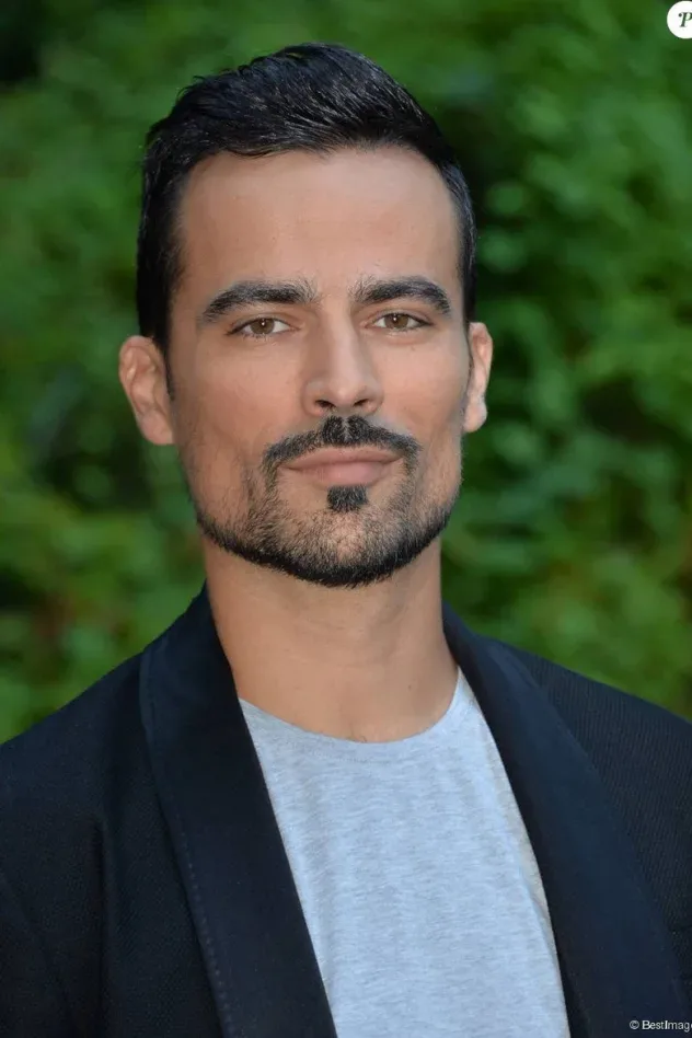 Damien Sargue için kapak görseli