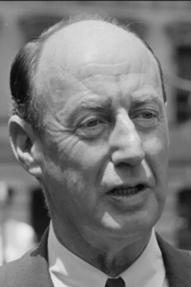 Imagen de portada para Adlai Stevenson