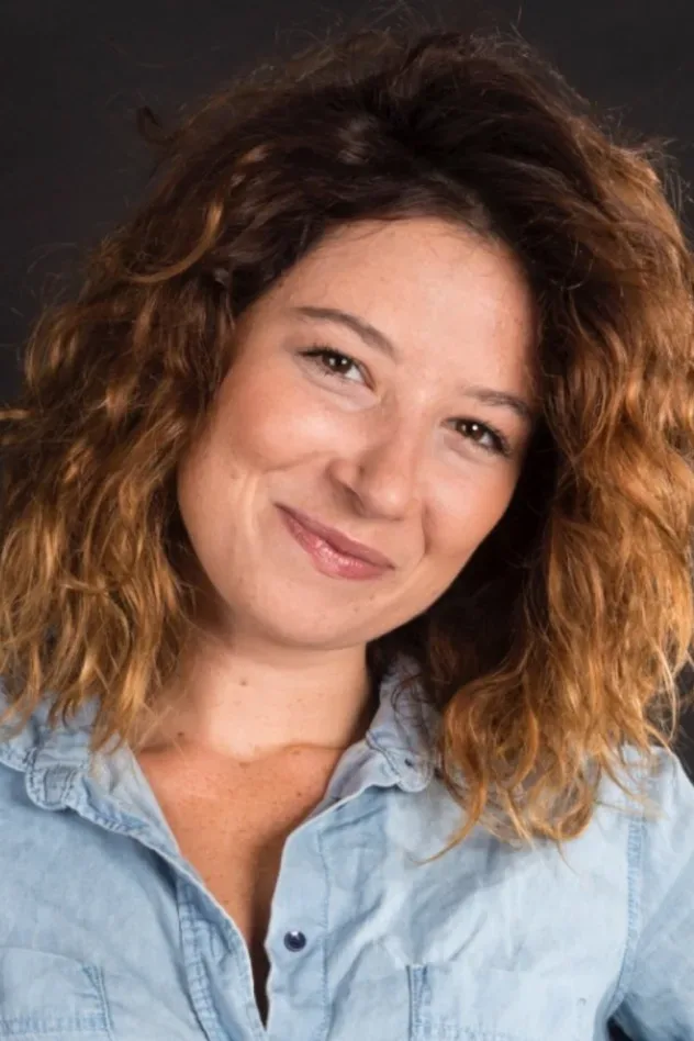 Обложка для Jeanne Chartier