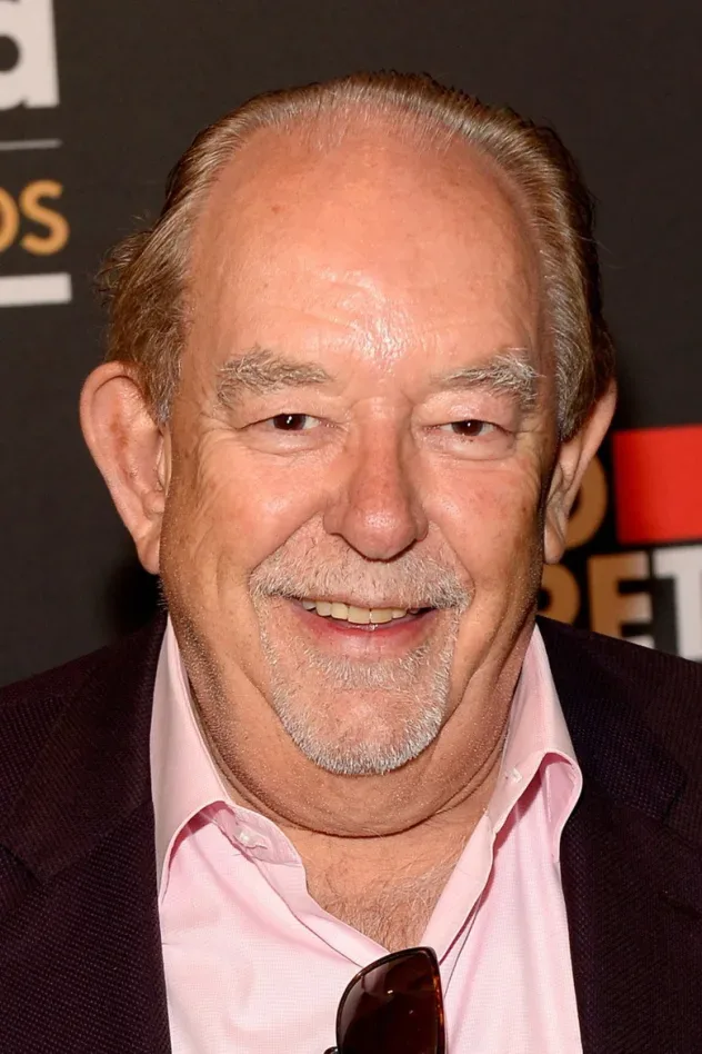 Обложка для Robin Leach