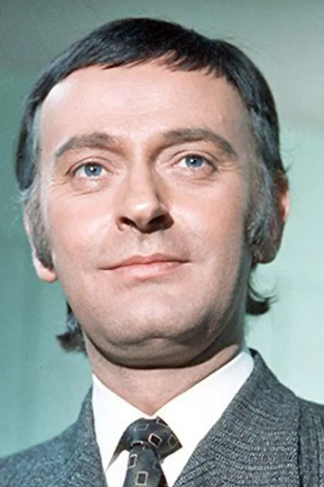 صورة Barrie Ingham
