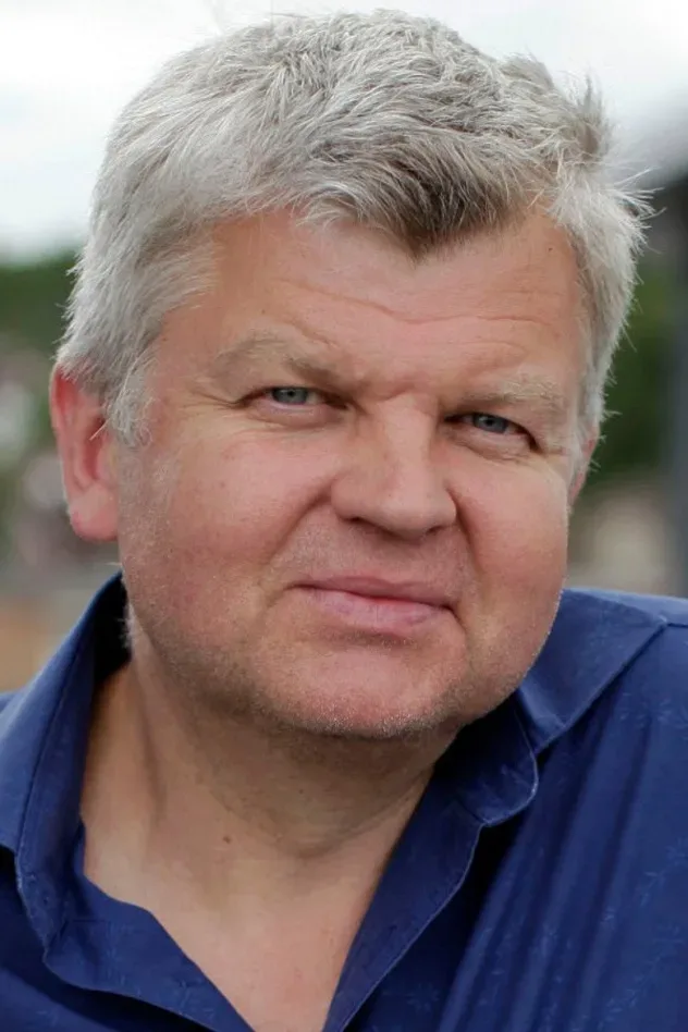Обложка для Adrian Chiles