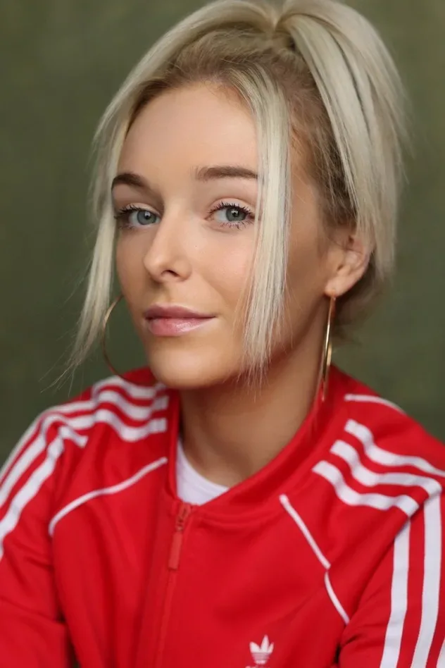 Обложка для Caitlin Fitton