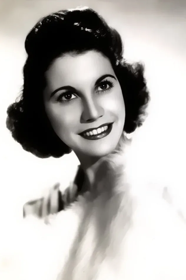 Обложка для Maxene Andrews