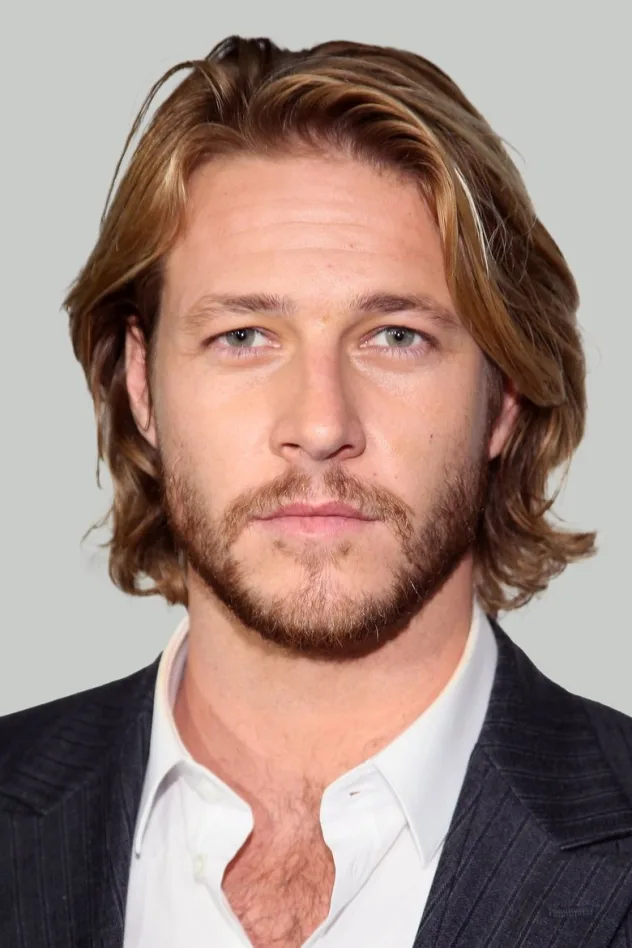 фото Luke Bracey