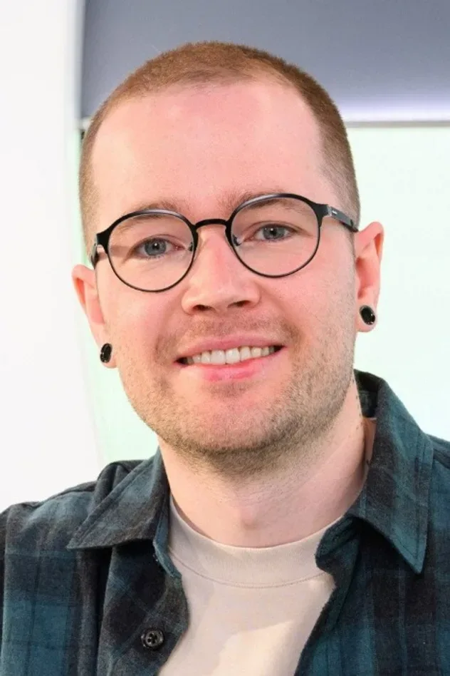 Обложка для Daniel Middleton