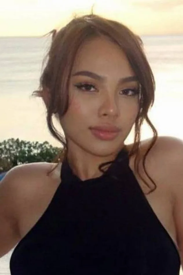 Mia Cruz