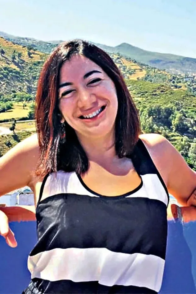 Imagen de portada para Fadwa Abed