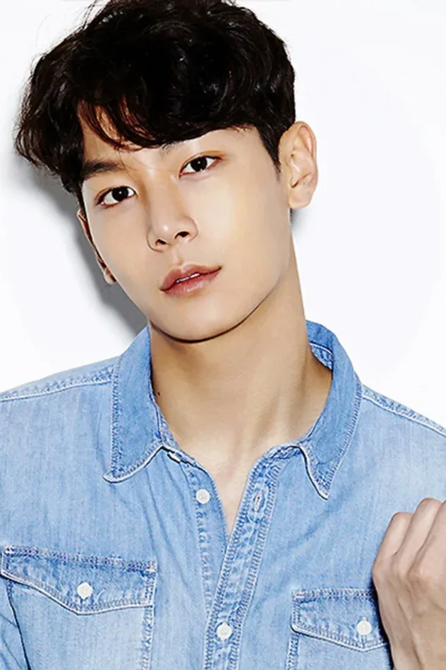 Imagen de portada para Lee Chul-woo