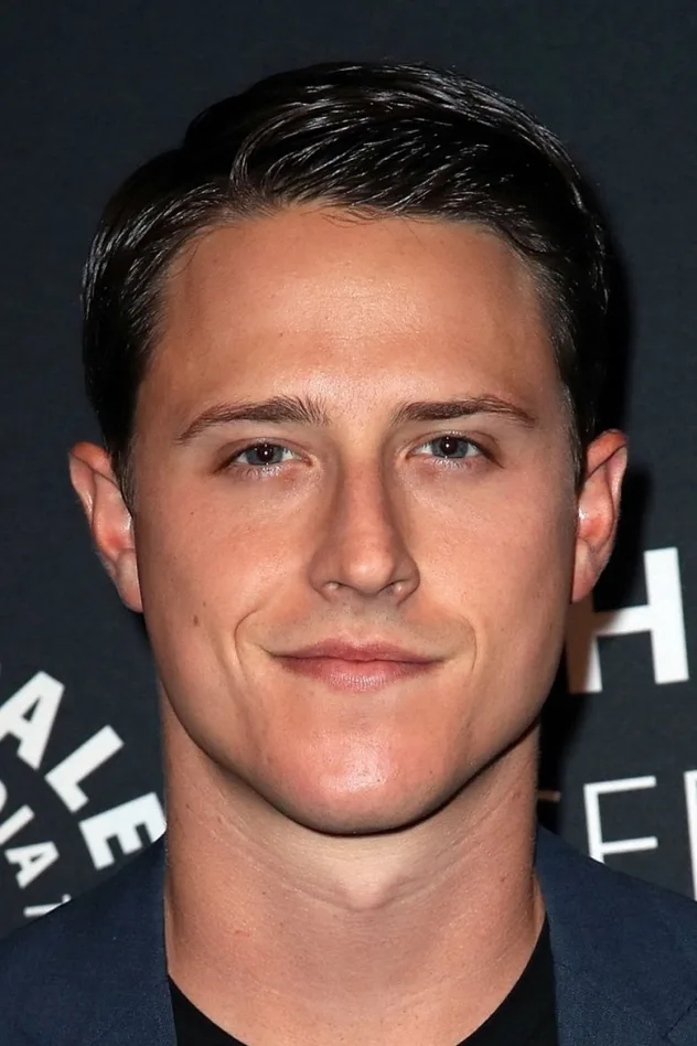 фото Shane Harper