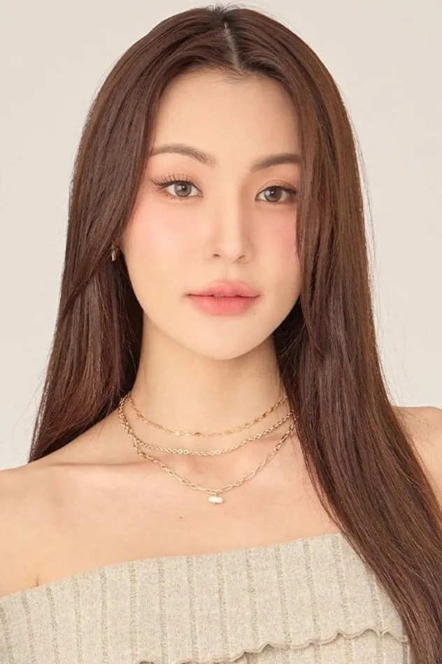 พลอยนิรา หิรัญทวีศิลป ์