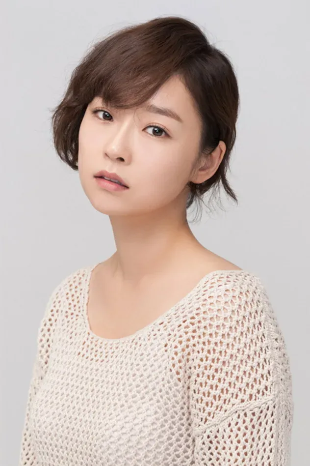 Cover image for Lee Chae-eun