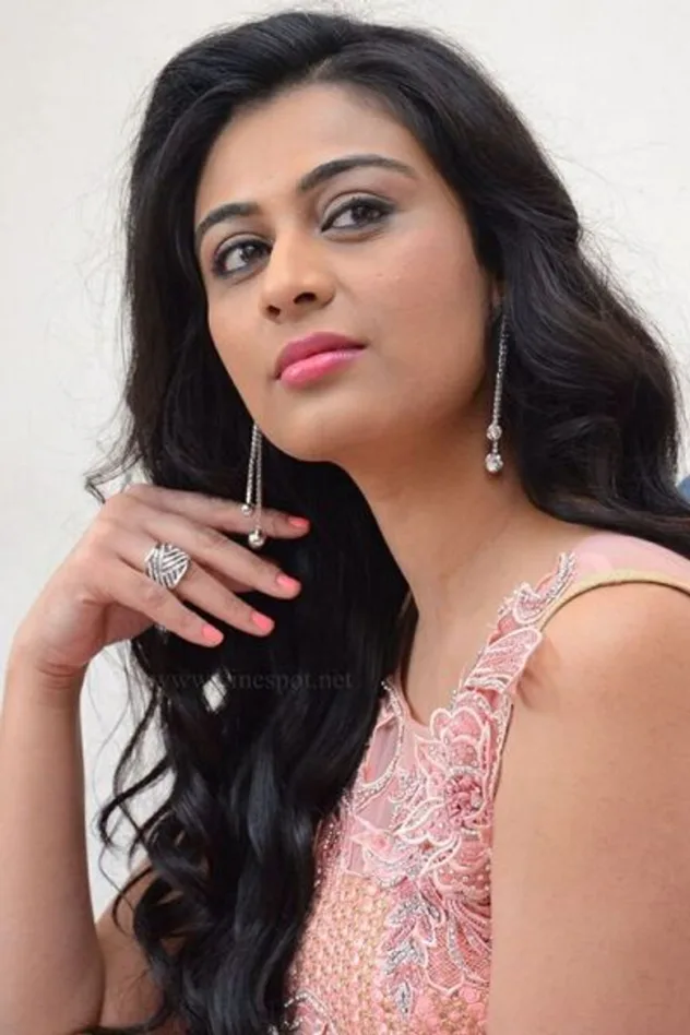 Neha Hinge photo