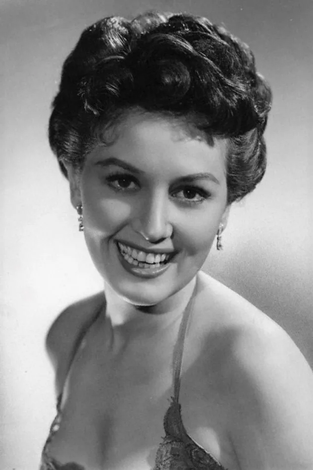 صورة May Wynn