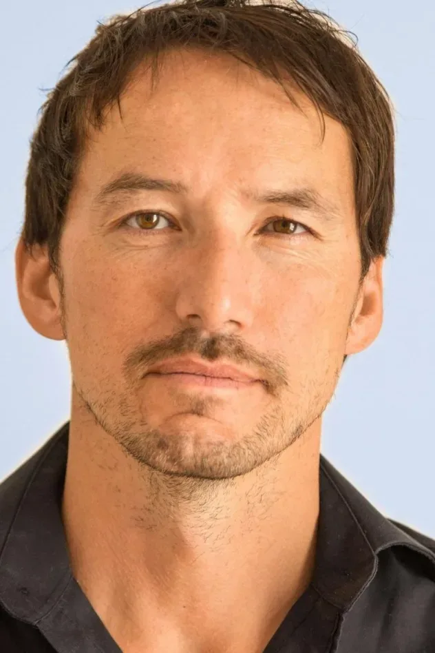 Обложка для Cohen Holloway