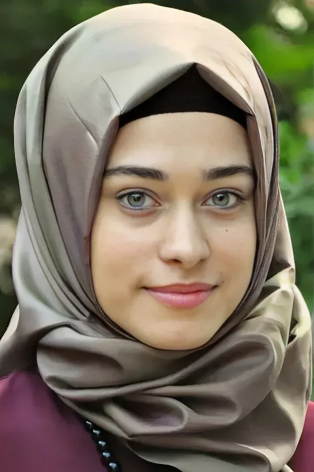 Cover image for Büşra Ayaydın
