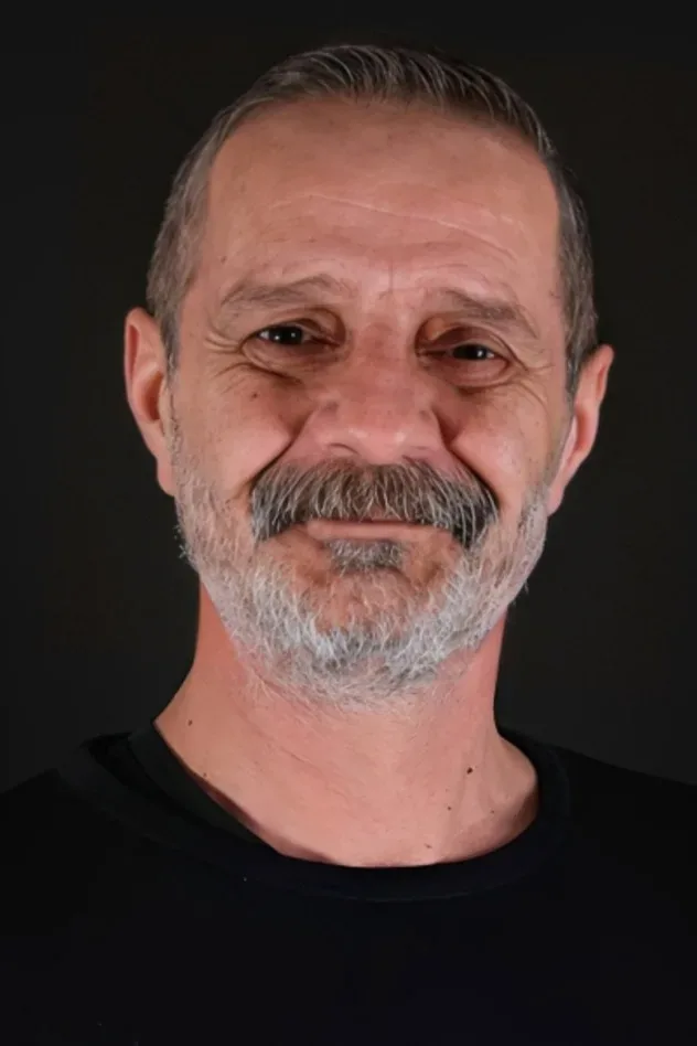 Обложка для Yılmaz Tüzün