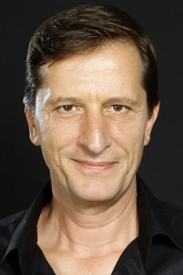 Cover image for Ayhan Kızılsu