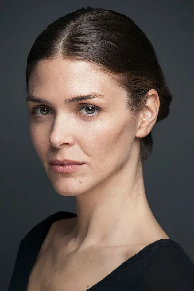 صورة الغلاف لـ Zeynep Özder