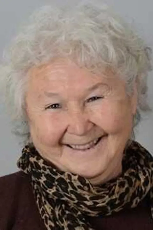 Обложка для Emine Gülsüm Göznümer