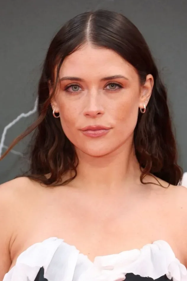 Cover image for Mia Tomlinson